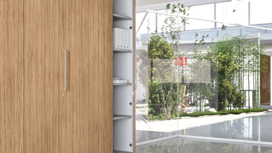 Parete divisoria monovetro per un maggior contatto con la natura